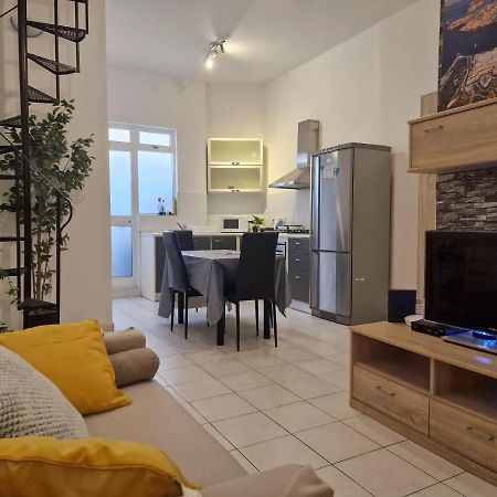 Balesa Property - Modern Duplex House In Central Sliema Kültér fotó