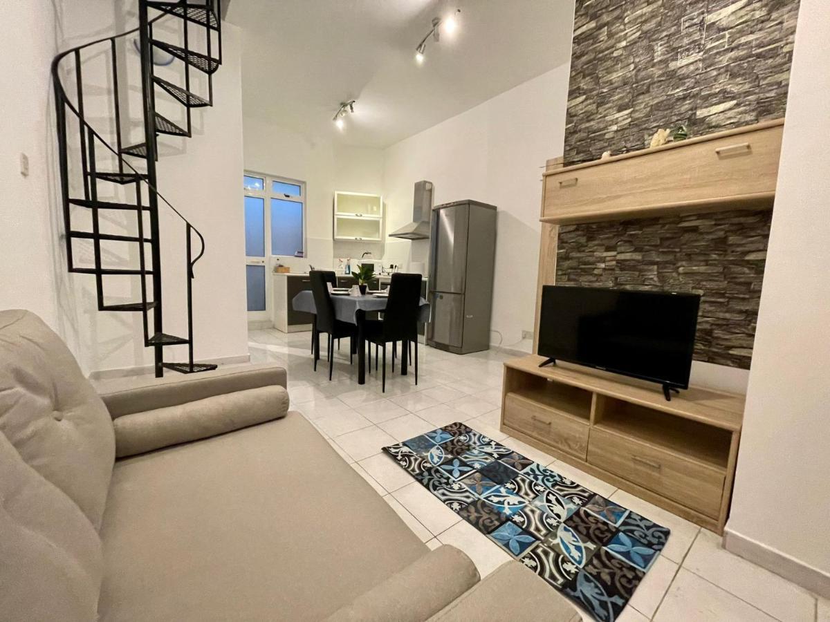 Balesa Property - Modern Duplex House In Central Sliema Kültér fotó